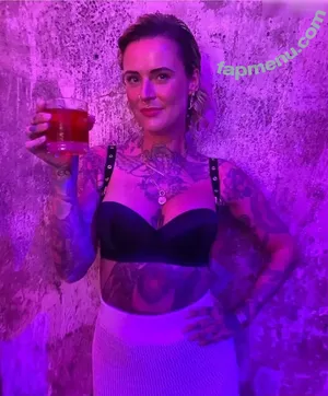 Jennifer Weist / JenniferWeist / yaenniverfromtheblock nude photo #0113