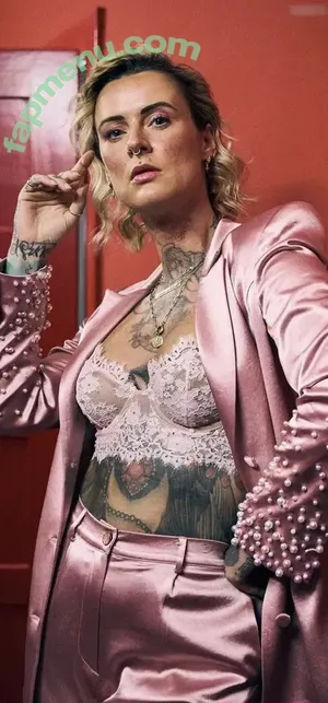 Jennifer Weist / JenniferWeist / yaenniverfromtheblock nude photo #0156