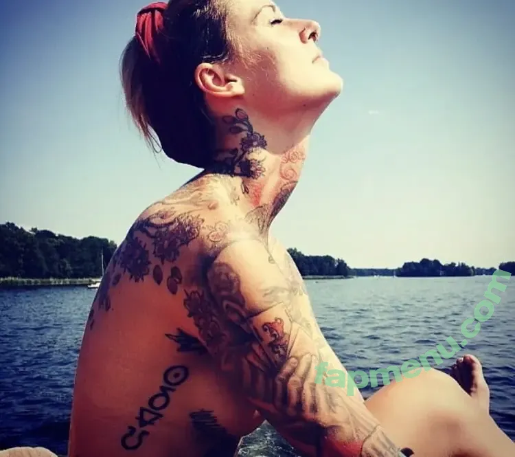 Jennifer Weist nude photo #0036 (JenniferWeist / yaenniverfromtheblock)