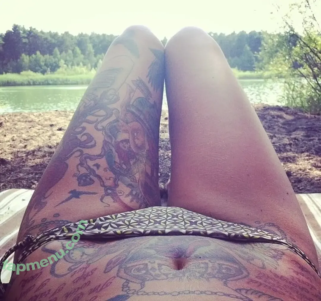 Jennifer Weist nude photo #0039 (JenniferWeist / yaenniverfromtheblock)