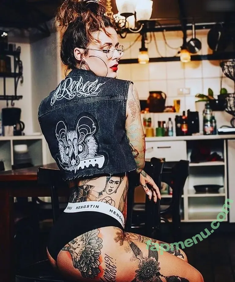 Jennifer Weist nude photo #0106 (JenniferWeist / yaenniverfromtheblock)