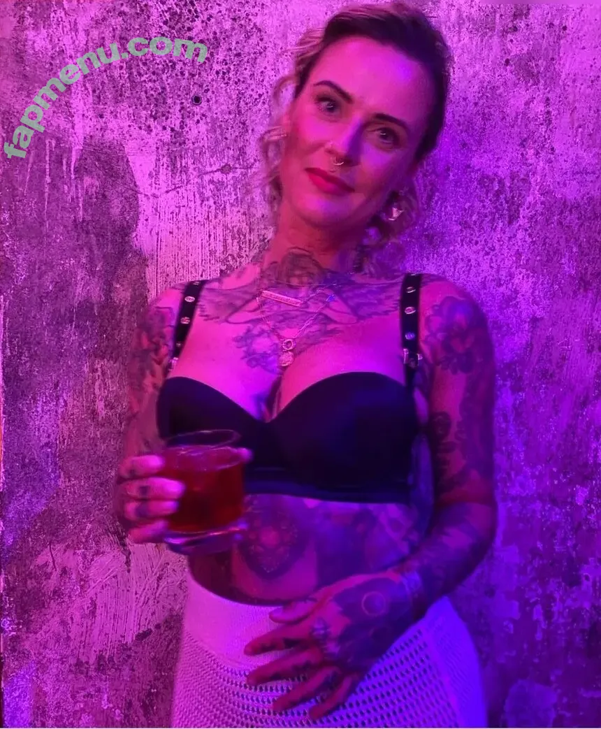 Jennifer Weist nude photo #0112 (JenniferWeist / yaenniverfromtheblock)