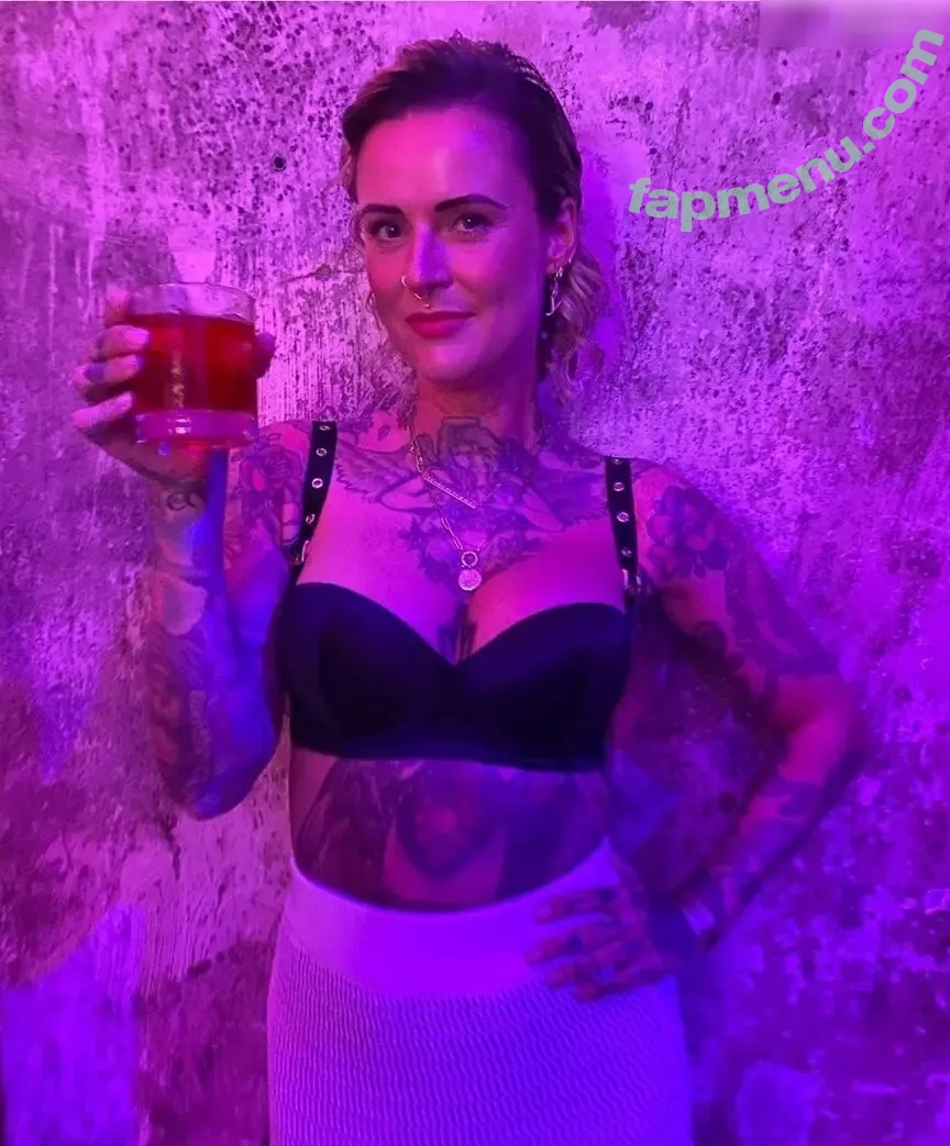 Jennifer Weist nude photo #0113 (JenniferWeist / yaenniverfromtheblock)