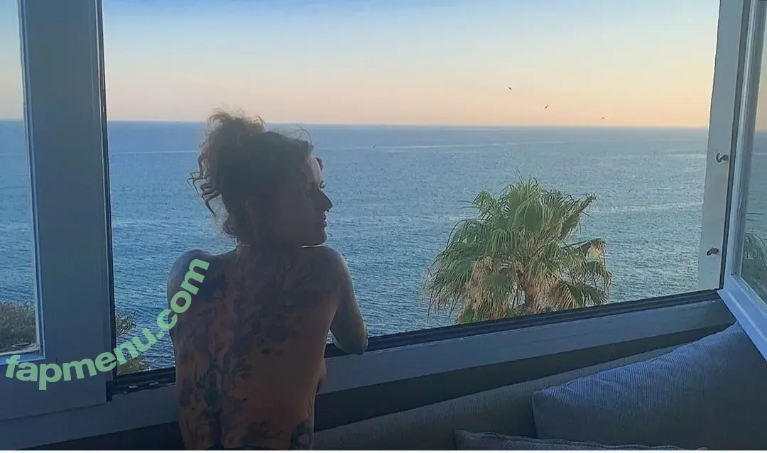 Jennifer Weist nude photo #0136 (JenniferWeist / yaenniverfromtheblock)