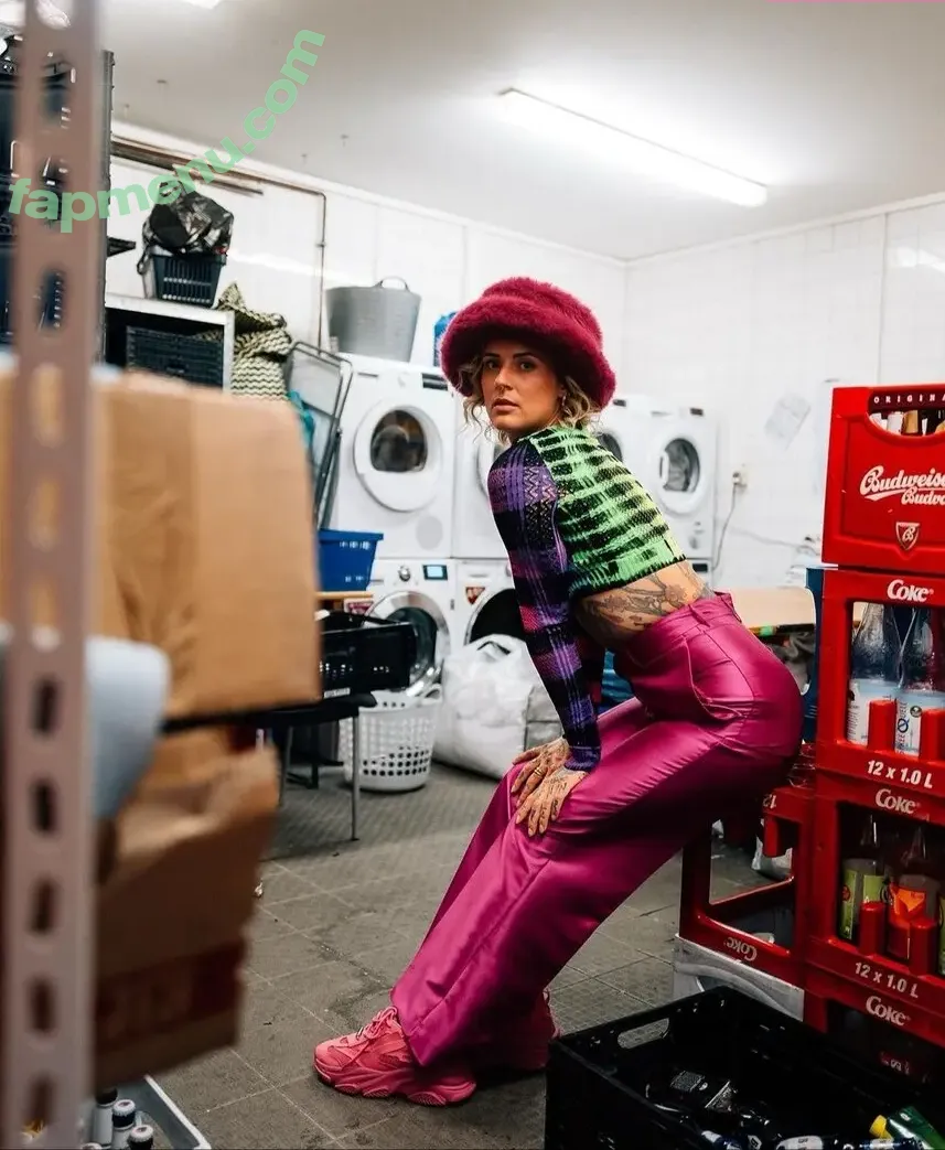 Jennifer Weist nude photo #0148 (JenniferWeist / yaenniverfromtheblock)