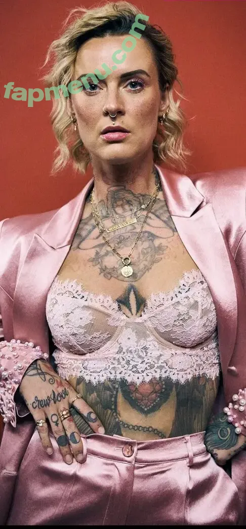 Jennifer Weist nude photo #0155 (JenniferWeist / yaenniverfromtheblock)