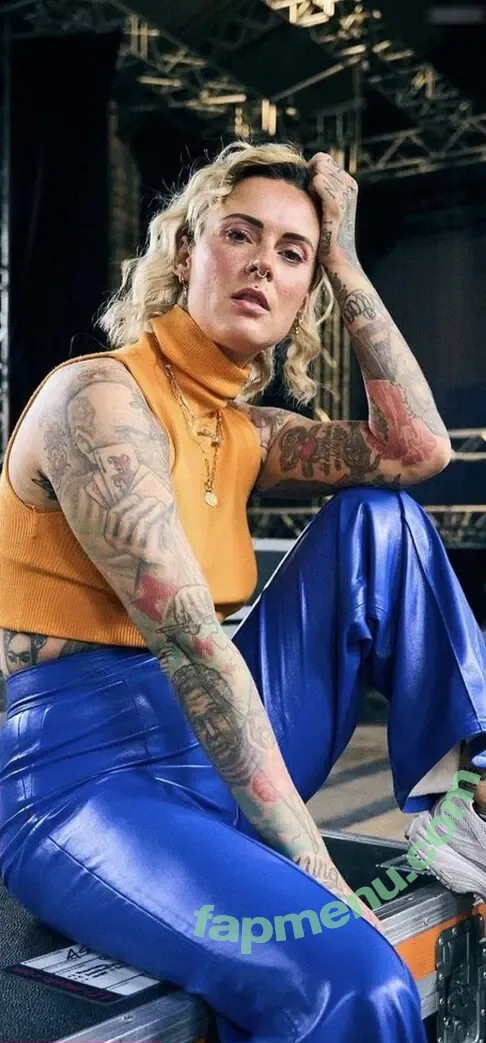 Jennifer Weist nude photo #0161 (JenniferWeist / yaenniverfromtheblock)