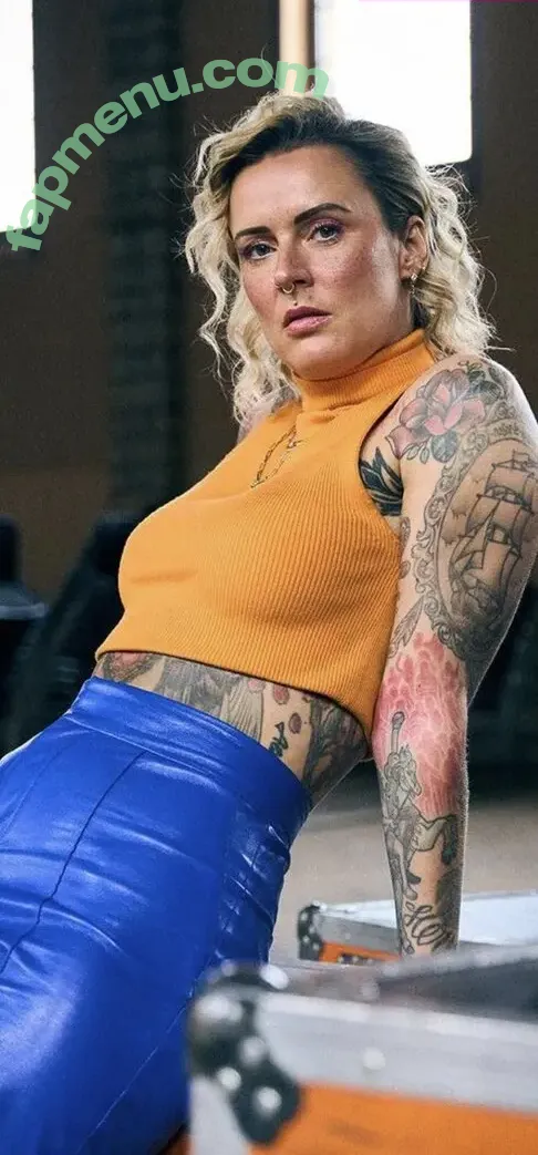 Jennifer Weist nude photo #0175 (JenniferWeist / yaenniverfromtheblock)