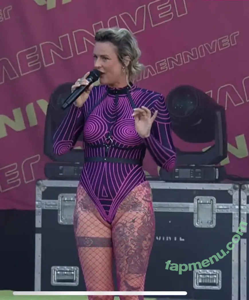 Jennifer Weist nude photo #0227 (JenniferWeist / yaenniverfromtheblock)