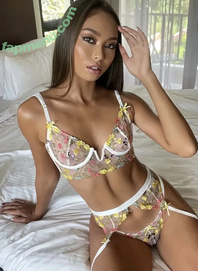 jennifuahh nude photo #0021 (jeniferplay)