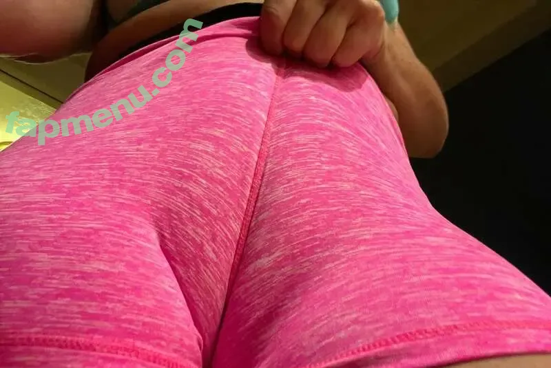 jenniiiiiiii nude photo #0030 (jenni_is_a_whore / jenniiiiii / jenniskinni)