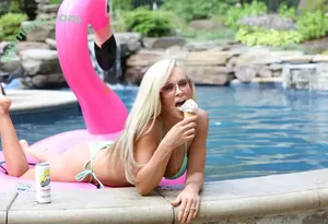 Jenny McCarthy / JennyMcCarthy nude photo #0464