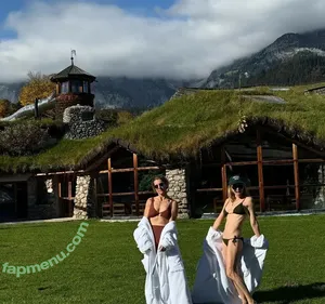 Jenny Mollen / jennymollen nude photo #0146