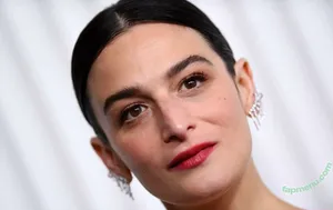 Jenny Slate / jennyslate nude photo #0081