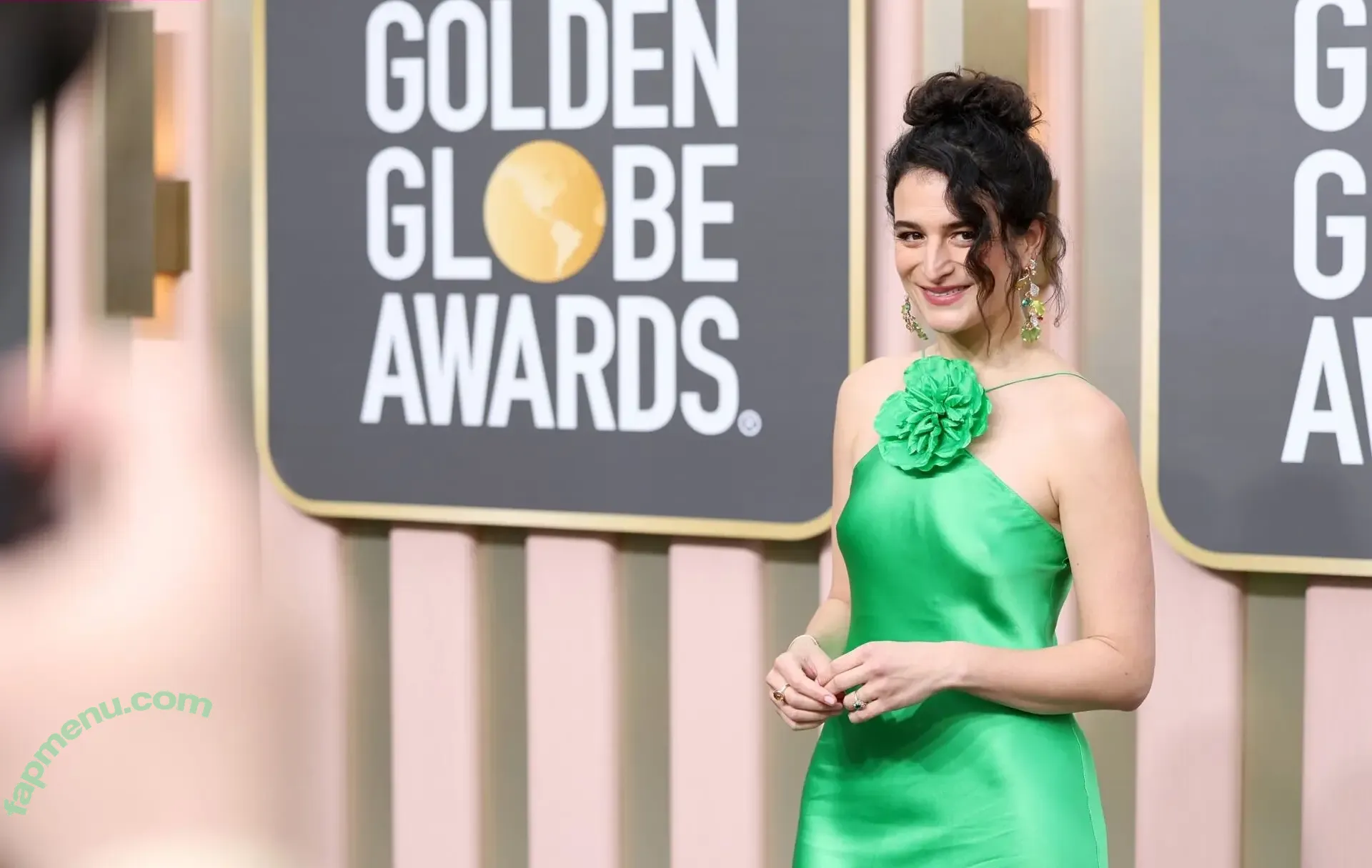 Jenny Slate nude photo #0054 (jennyslate)