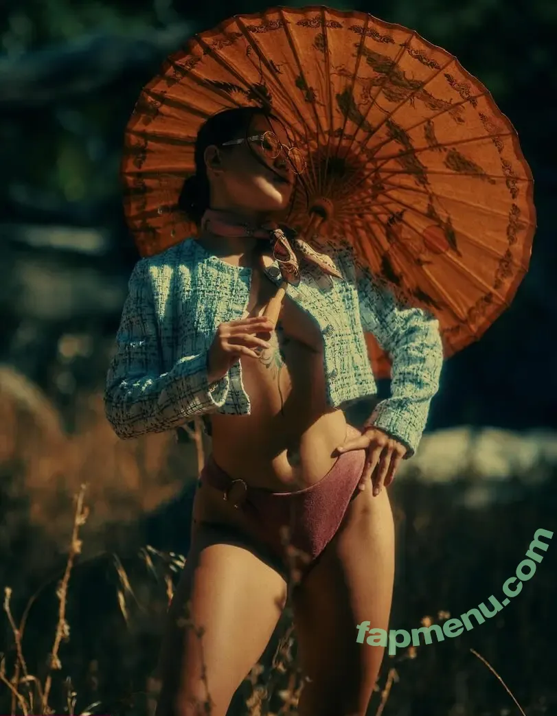 Jenny Zhang nude photo #0012 (jennybagel / sakurabubbleyum / sakurazhangxo)