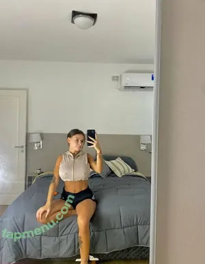Jennycutieee / bigmilkerslily / jennycutiehey / lucyferrari / tgirlmegann nude photo #0009
