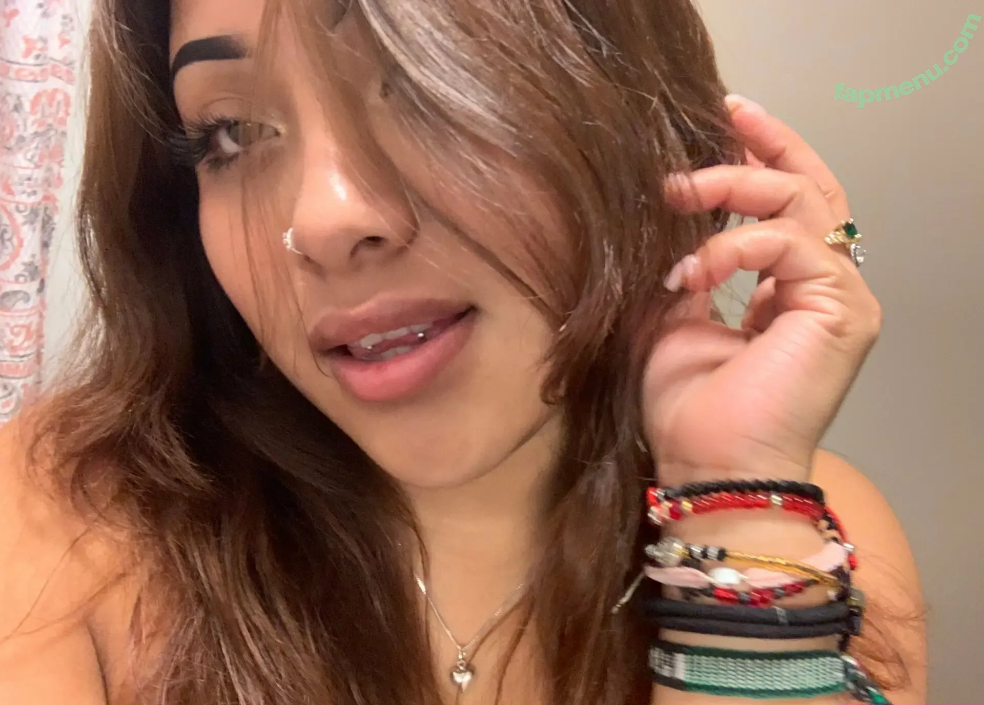 jennygoddd nude photo #0002 (jennygoddd)