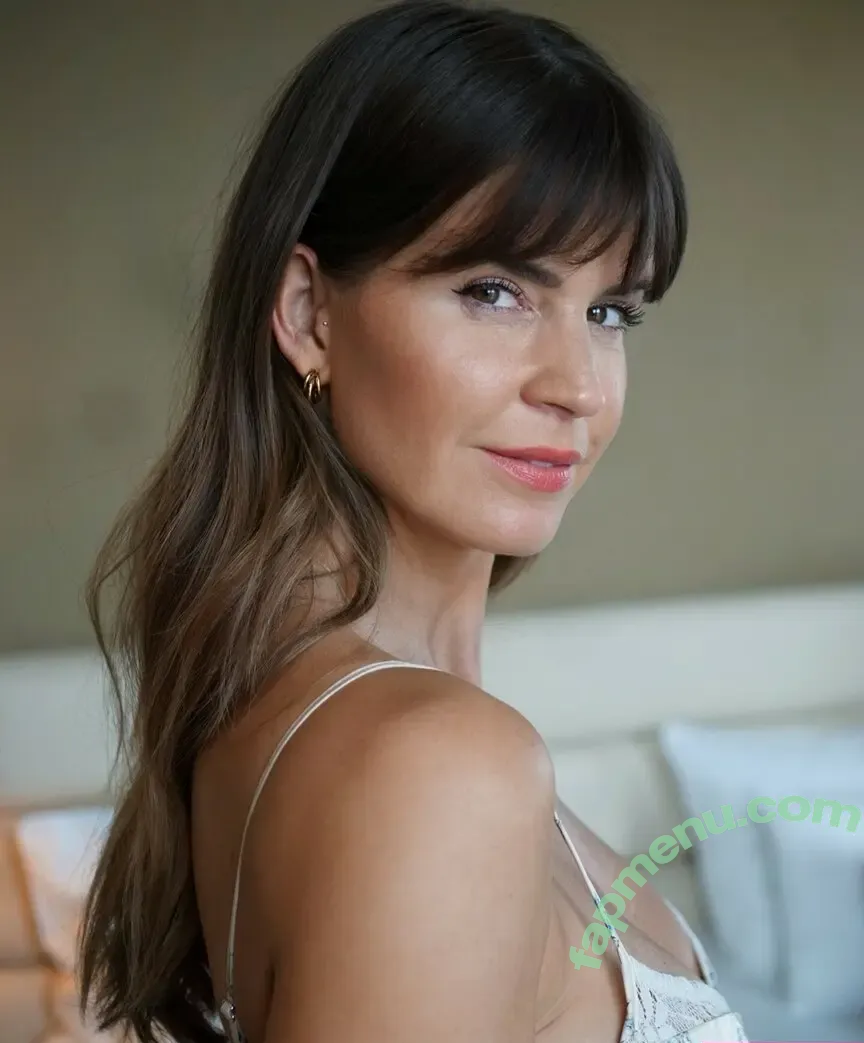 Jennygrateful nude photo #0012 (Jennifer / jennifer_)