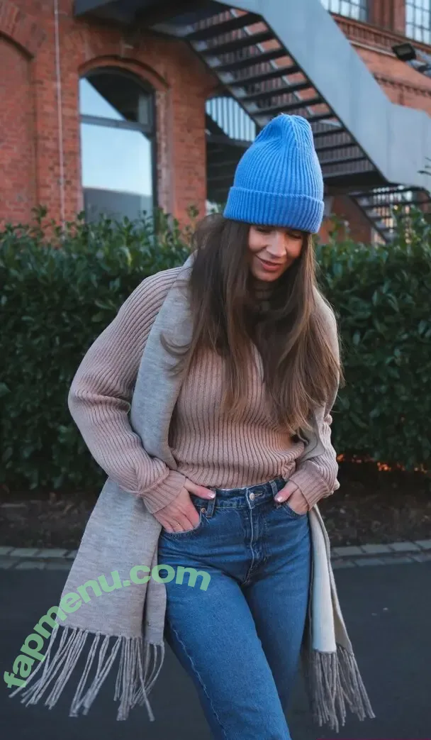 Jennygrateful nude photo #0033 (Jennifer / jennifer_)