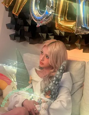 Jeon Somi/ENNIK SOMI / Jeon Somi / somsomi0309 nude photo #0017