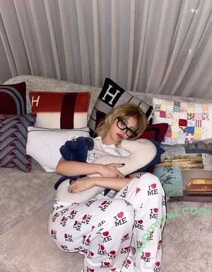 Jeon Somi / ENNIK SOMI / somsomi0309 nude photo #0338