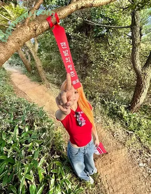 Jeon Somi / ENNIK SOMI / somsomi0309 nude photo #0355