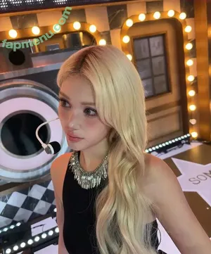 Jeon Somi / ENNIK SOMI / somsomi0309 nude photo #0480