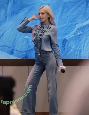 Jeon Somi / ENNIK SOMI / somsomi0309 nude photo #0801