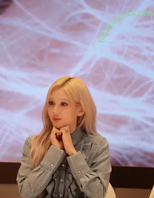 Jeon Somi / ENNIK SOMI / somsomi0309 nude photo #0809