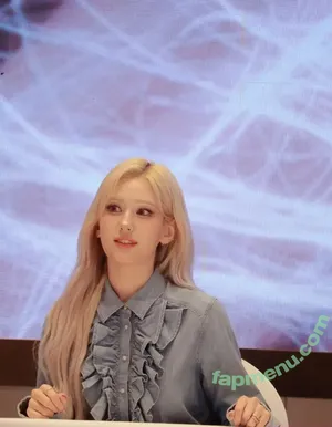 Jeon Somi / ENNIK SOMI / somsomi0309 nude photo #0810