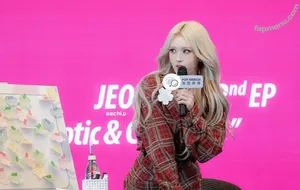 Jeon Somi / ENNIK SOMI / somsomi0309 nude photo #0988