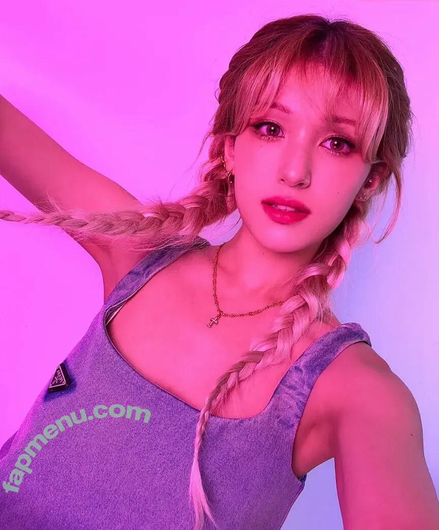 Jeon Somi nude photo #0002 (ENNIK SOMI / somsomi0309)