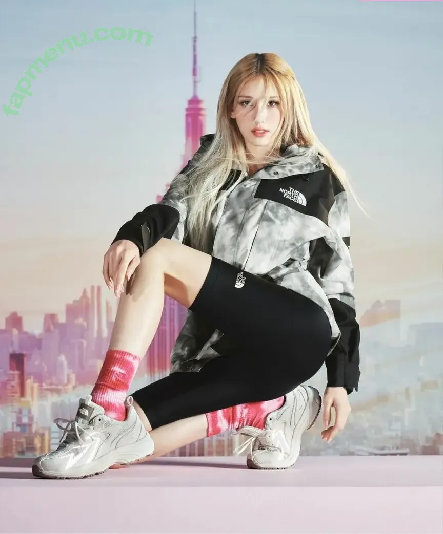 Jeon Somi nude photo #0044 (ENNIK SOMI / somsomi0309)