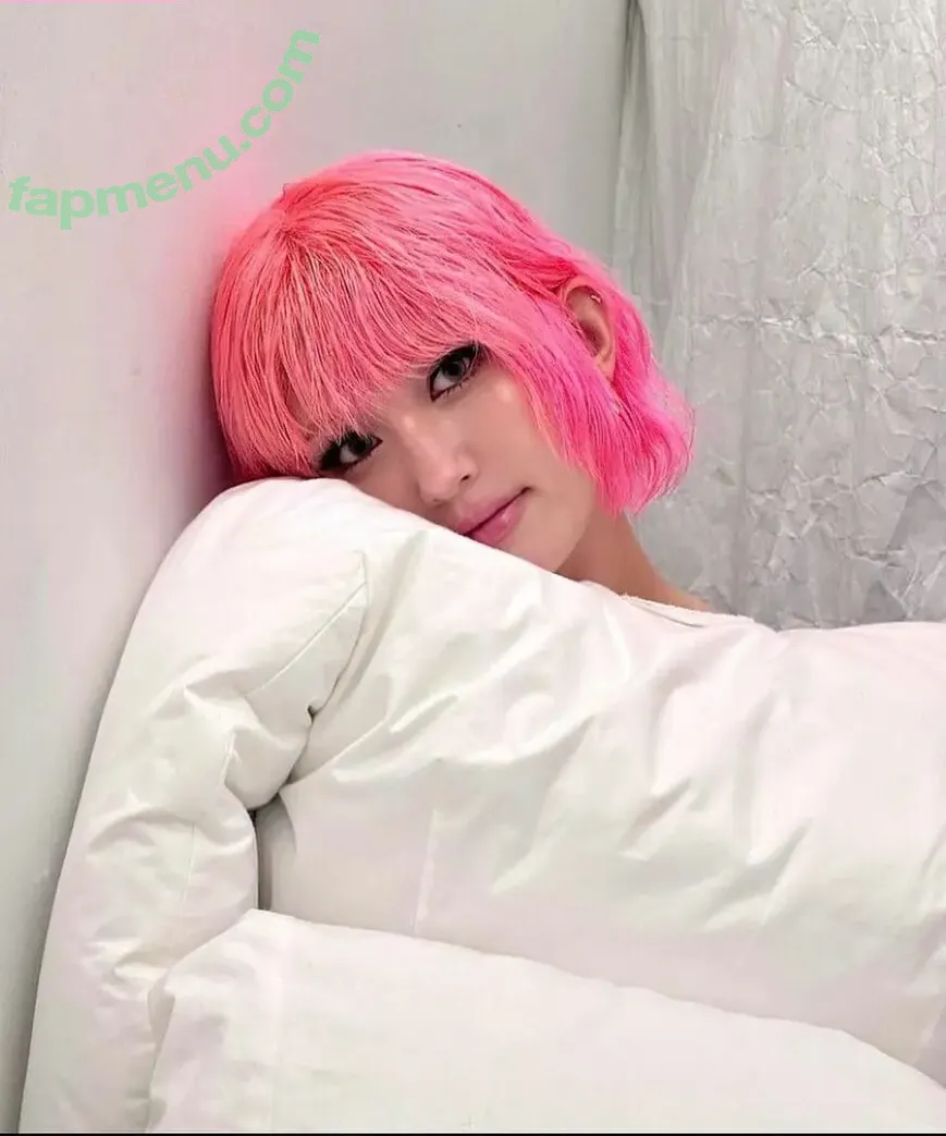 Jeon Somi nude photo #0068 (ENNIK SOMI / somsomi0309)