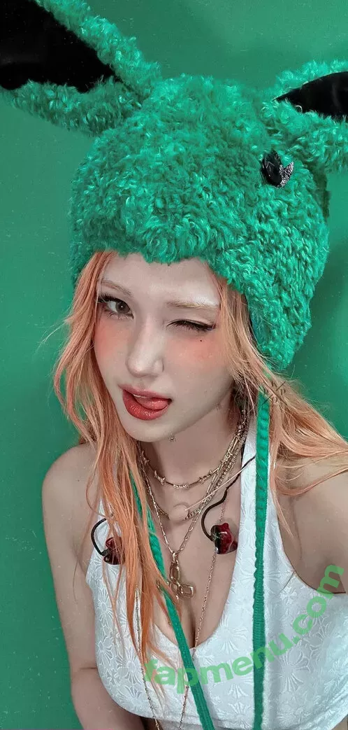 Jeon Somi nude photo #0086 (ENNIK SOMI / somsomi0309)