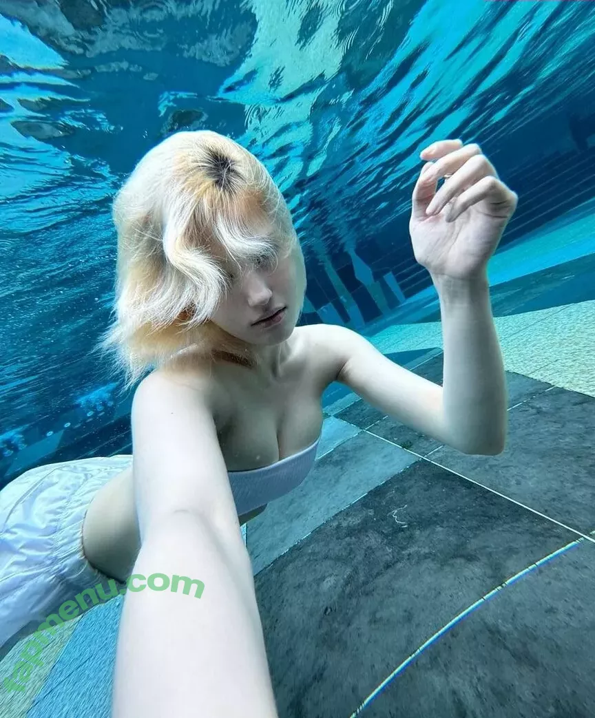 Jeon Somi nude photo #0111 (ENNIK SOMI / somsomi0309)