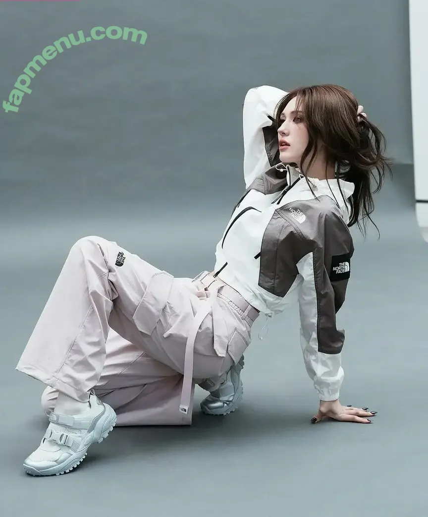 Jeon Somi nude photo #0298 (ENNIK SOMI / somsomi0309)