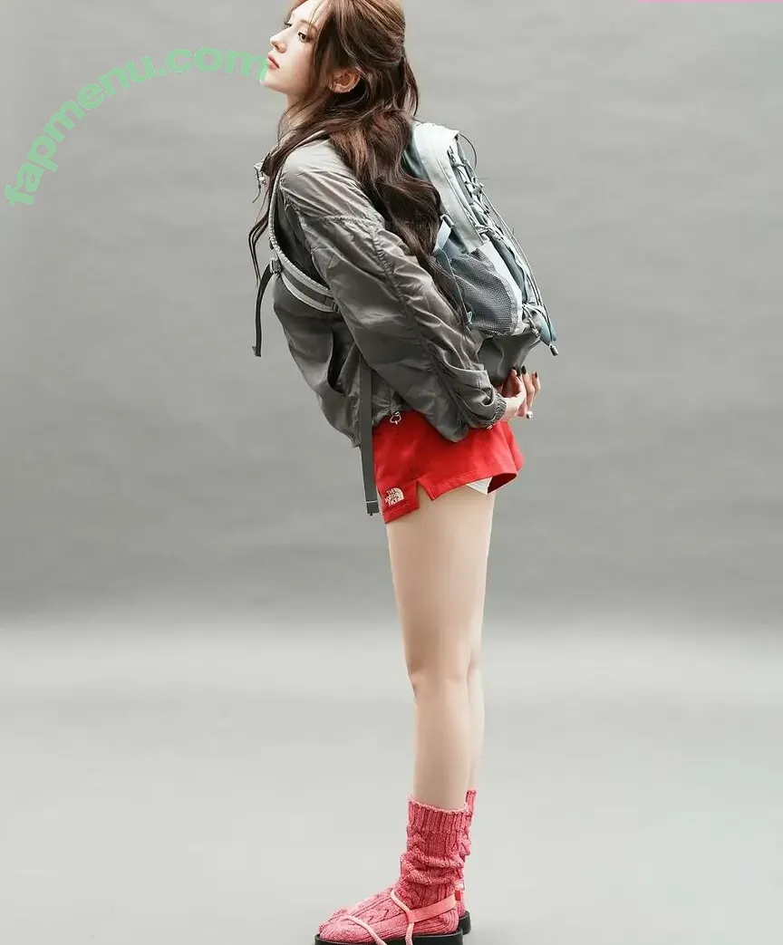 Jeon Somi nude photo #0303 (ENNIK SOMI / somsomi0309)