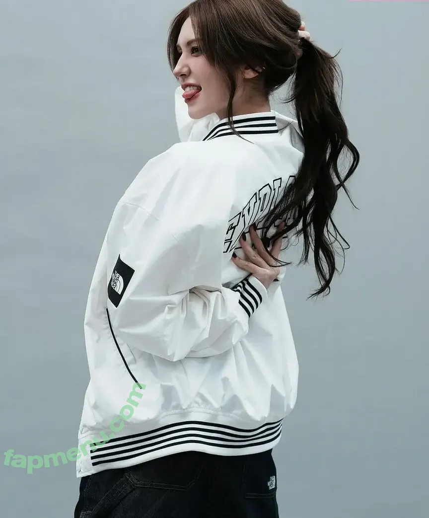 Jeon Somi nude photo #0309 (ENNIK SOMI / somsomi0309)