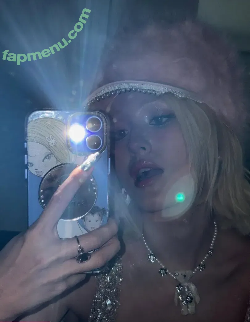 Jeon Somi nude photo #0336 (ENNIK SOMI / somsomi0309)