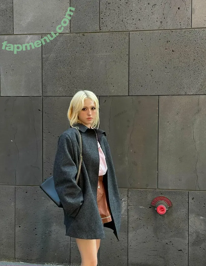 Jeon Somi nude photo #0341 (ENNIK SOMI / somsomi0309)