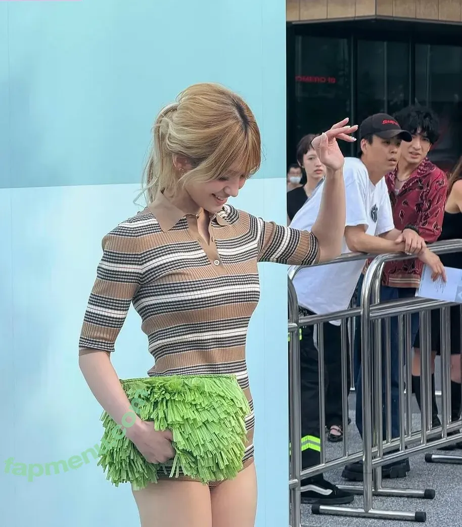 Jeon Somi nude photo #0346 (ENNIK SOMI / somsomi0309)