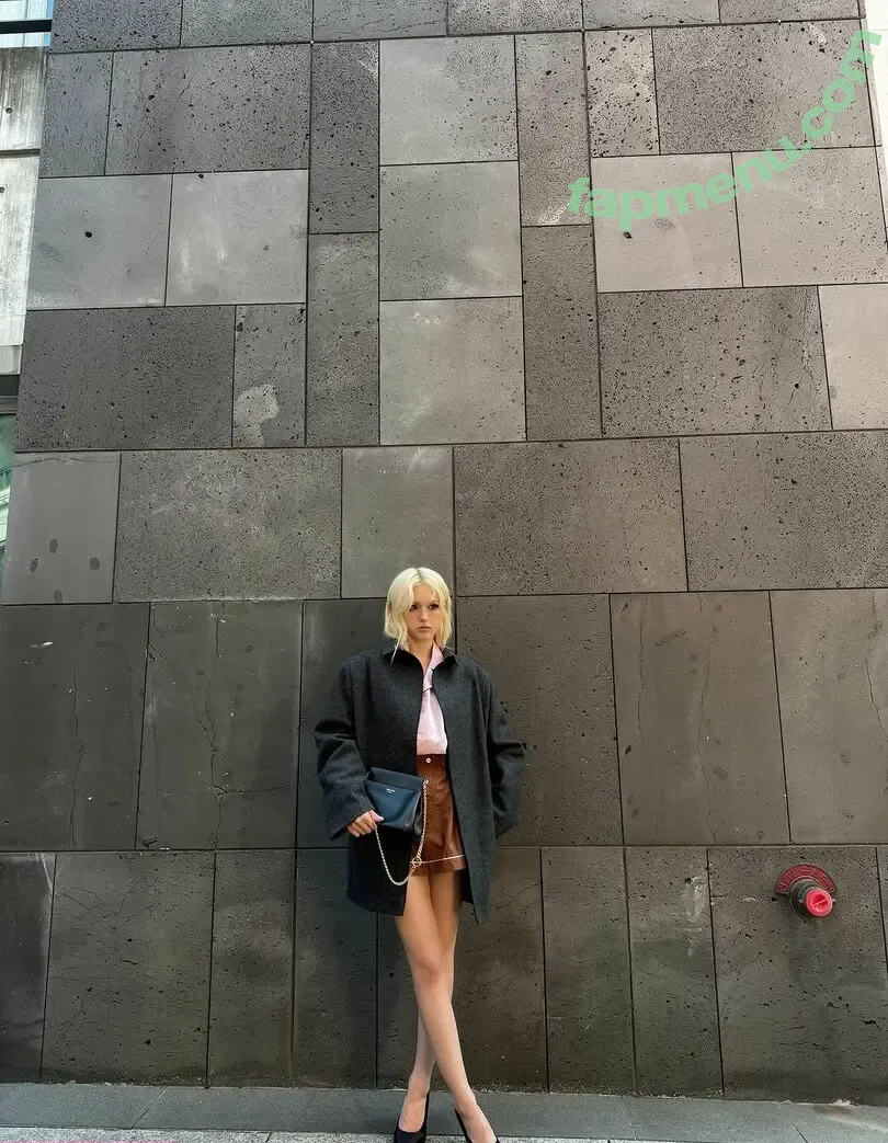 Jeon Somi nude photo #0351 (ENNIK SOMI / somsomi0309)