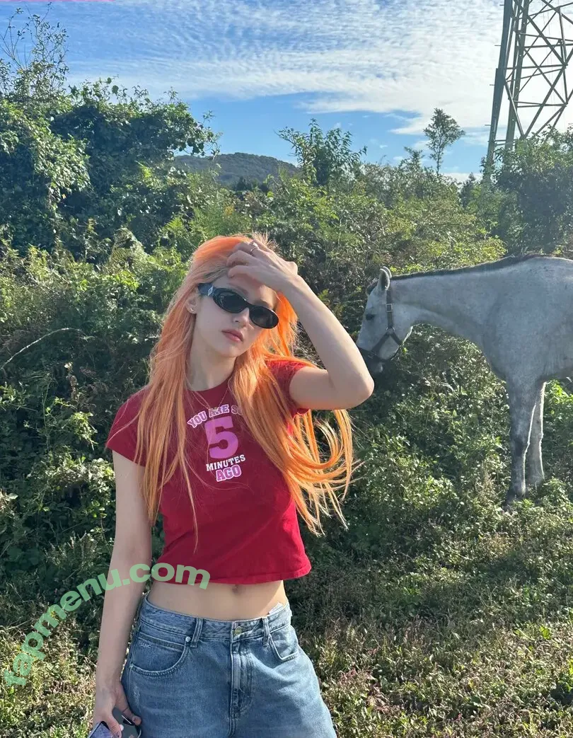 Jeon Somi nude photo #0358 (ENNIK SOMI / somsomi0309)