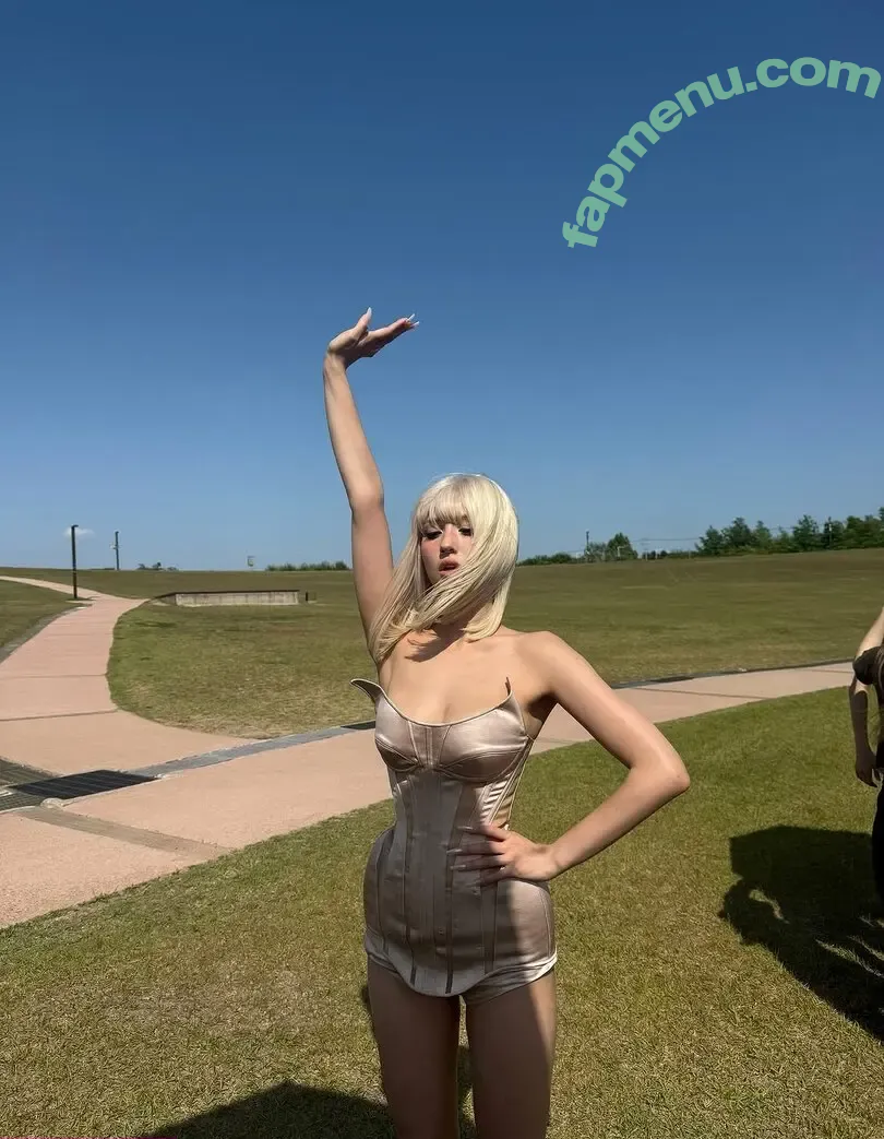 Jeon Somi nude photo #0380 (ENNIK SOMI / somsomi0309)