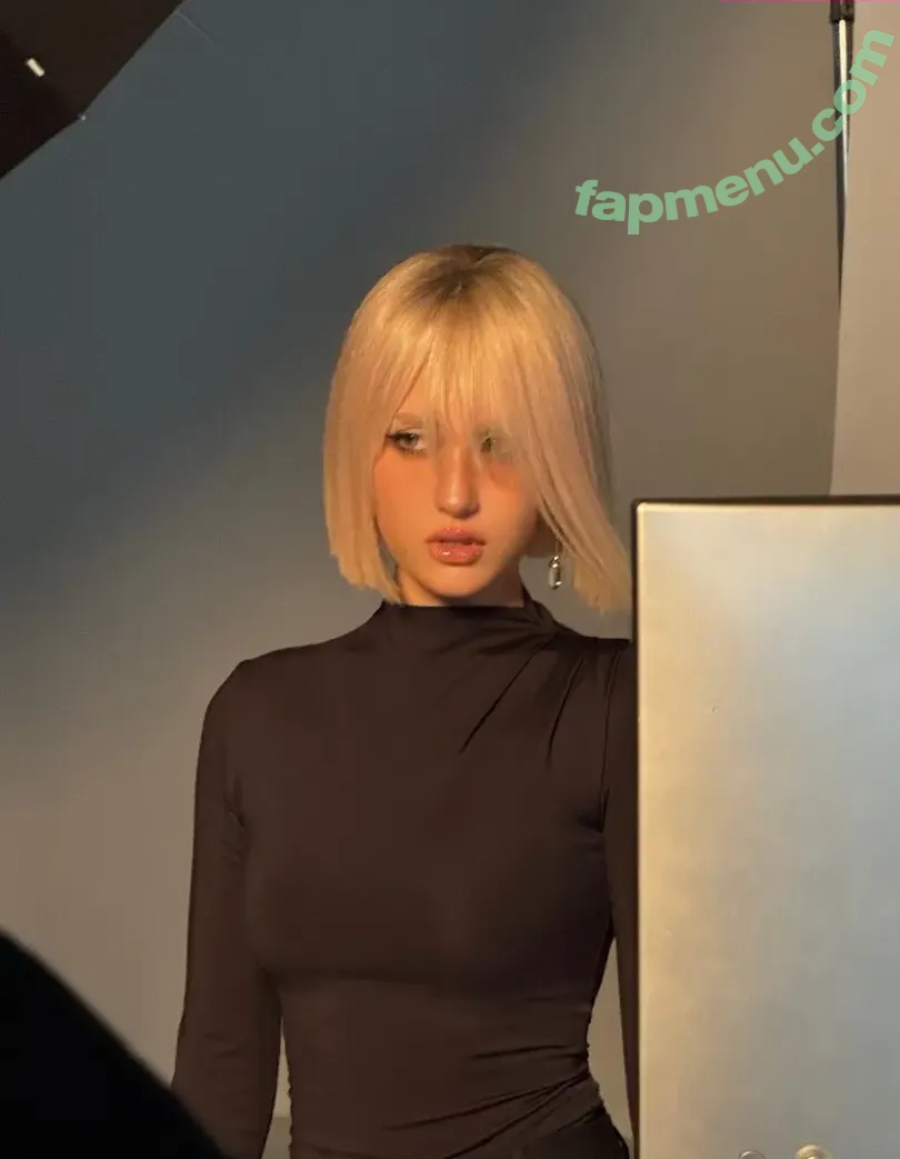 Jeon Somi nude photo #0389 (ENNIK SOMI / somsomi0309)