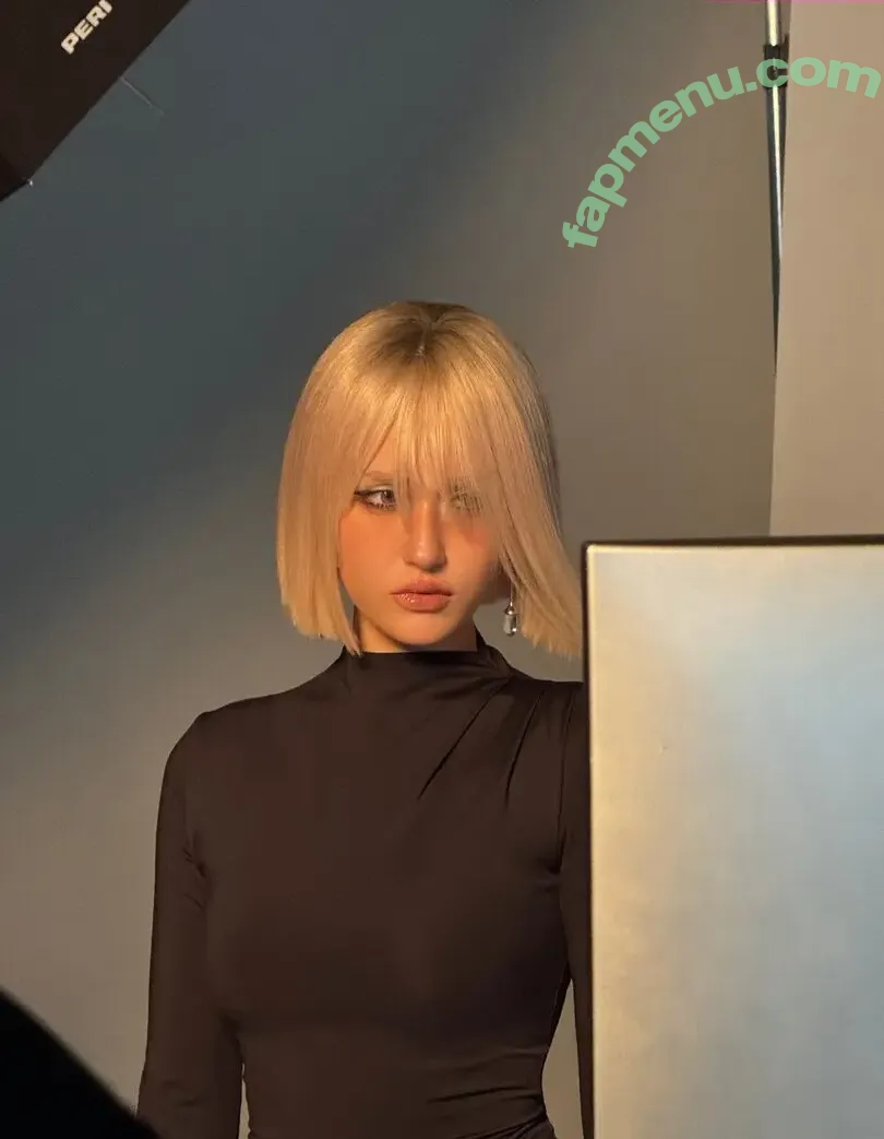 Jeon Somi nude photo #0390 (ENNIK SOMI / somsomi0309)