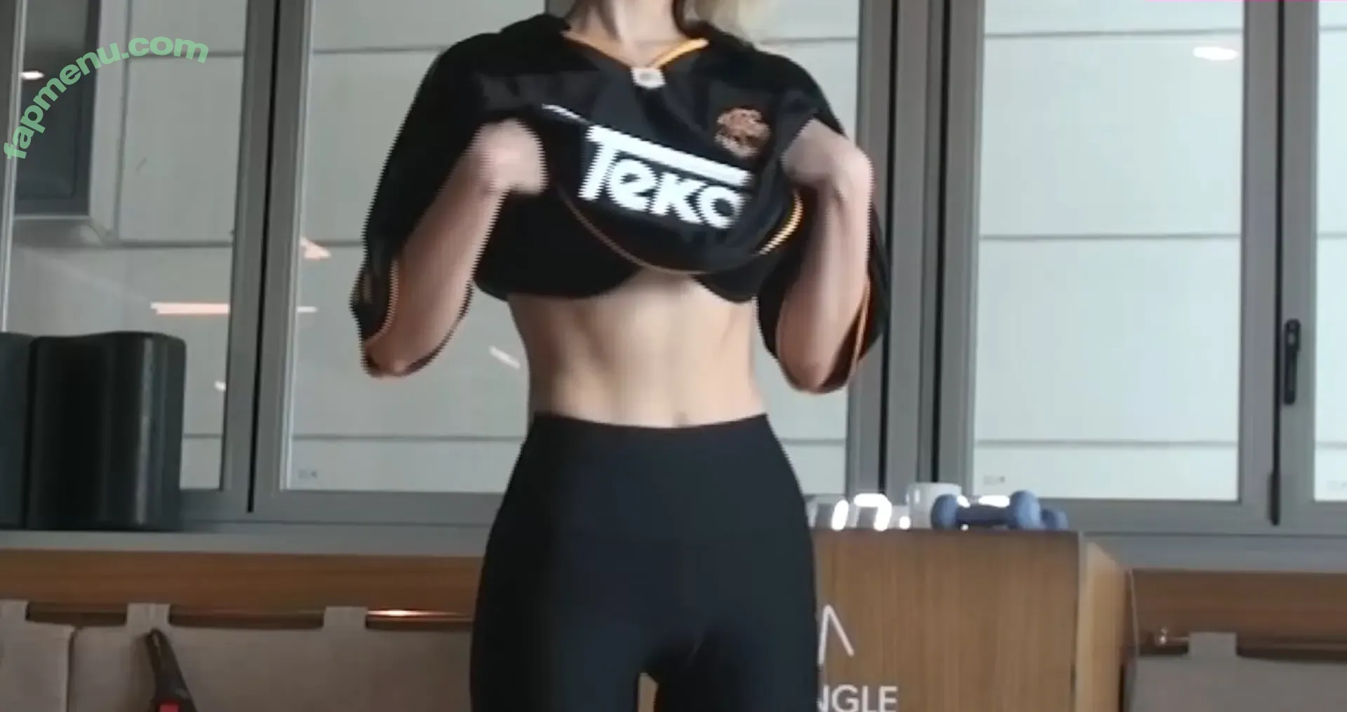 Jeon Somi nude photo #0405 (ENNIK SOMI / somsomi0309)