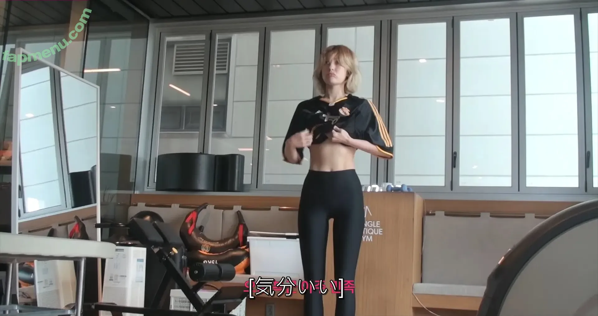 Jeon Somi nude photo #0406 (ENNIK SOMI / somsomi0309)